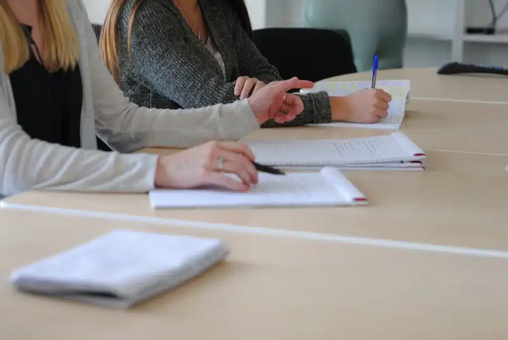 wel of niet eerste medewerker aannemen